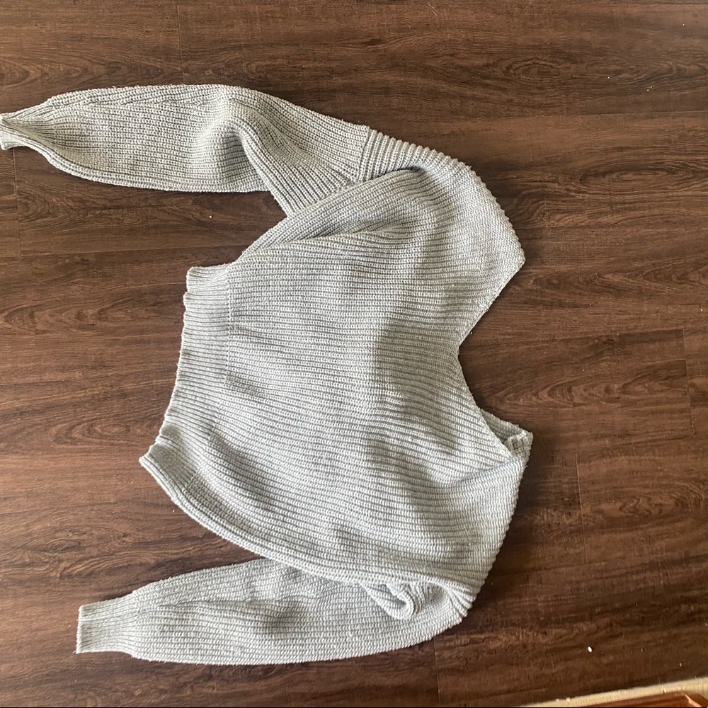 sweater - Picture 5 of 5